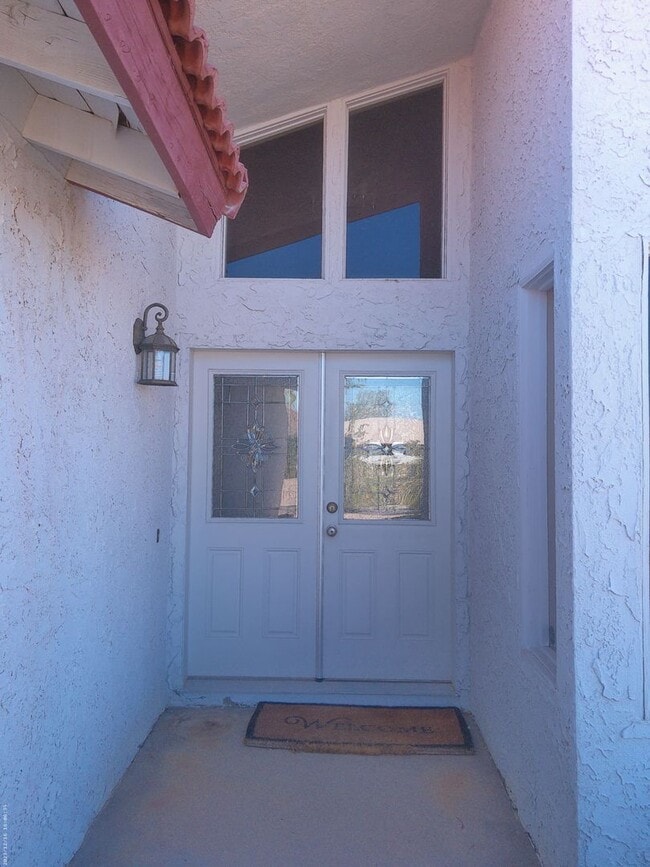 Foto del edificio - Pool Home 3 bedroom 2 bathroom Long term