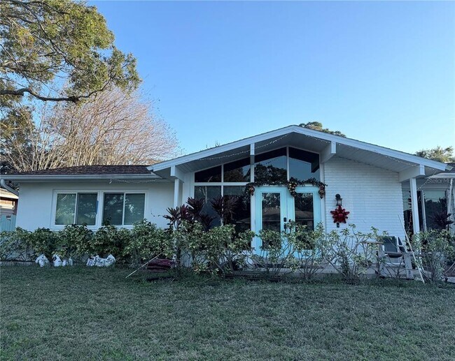 Foto del edificio - 10796 Oakdale Terrace