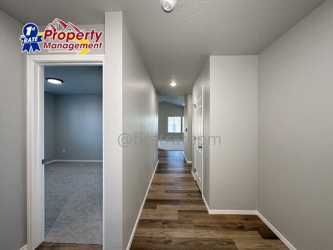 Foto del edificio - 11266 Newton St