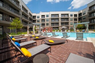 Building Photo - 2033 S Gessner Rd Building Photo - 2033 S Gessner Rd