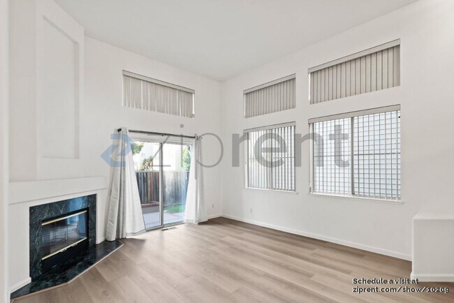 Building Photo - 2074 Calabazas Blvd