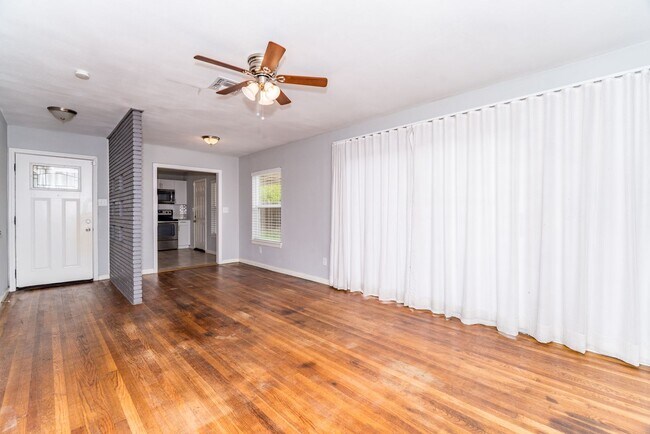 Foto del edificio - 467 Shannon Lee St