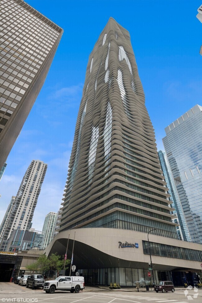 Building Photo - 225 N Columbus Dr