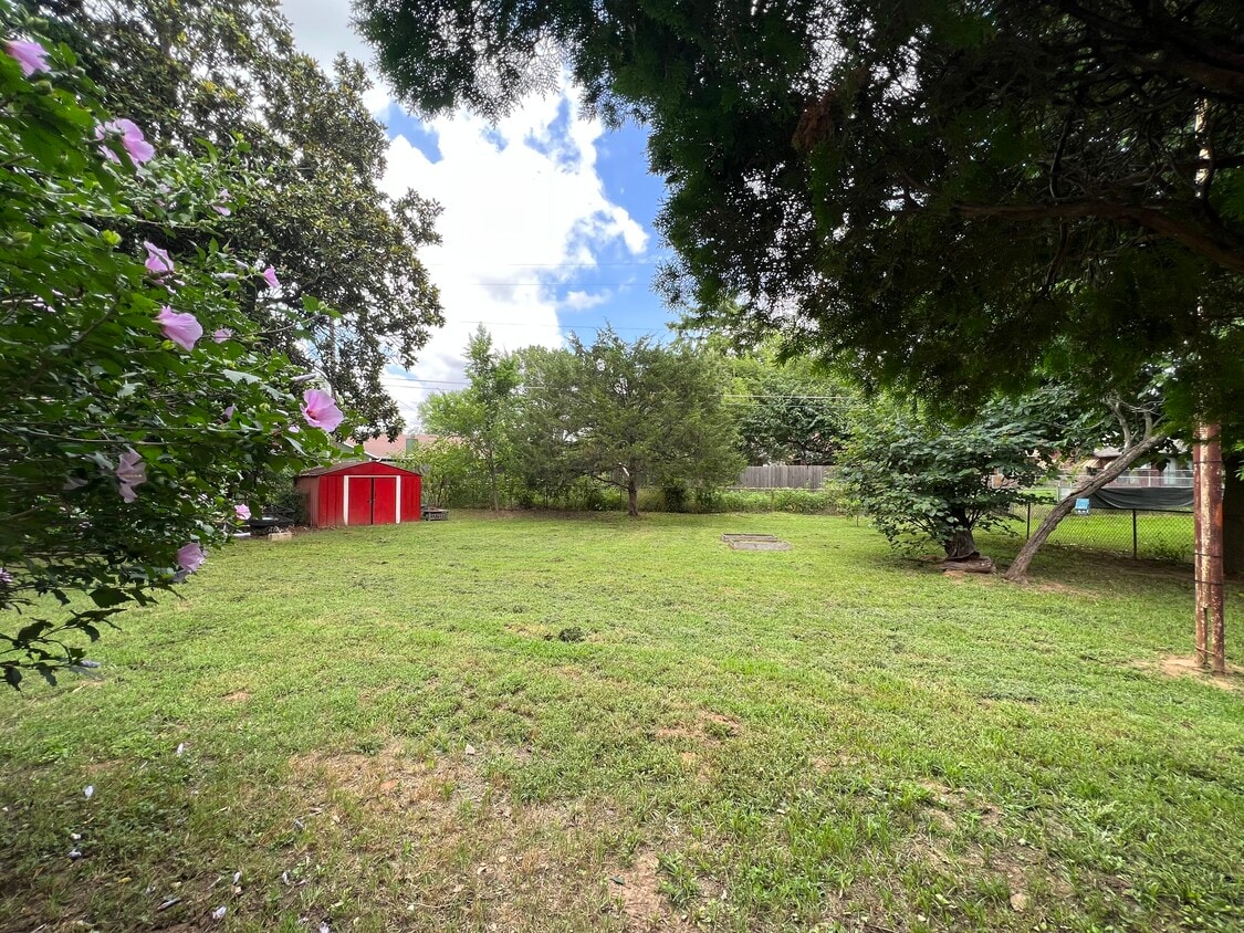 Foto principal - 705 E Karma Ave
