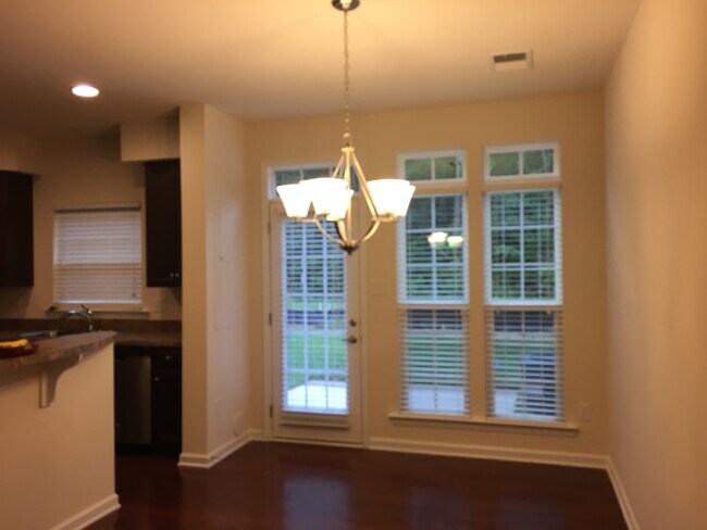 Foto del edificio - 8952 Ringview Dr