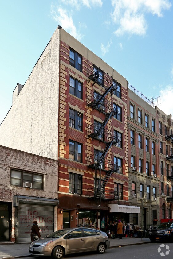 Building Photo - 362 W 52nd St