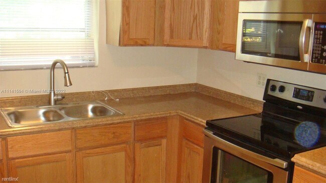 Foto del edificio - 2 br, 1 bath House - 904 Wallace St