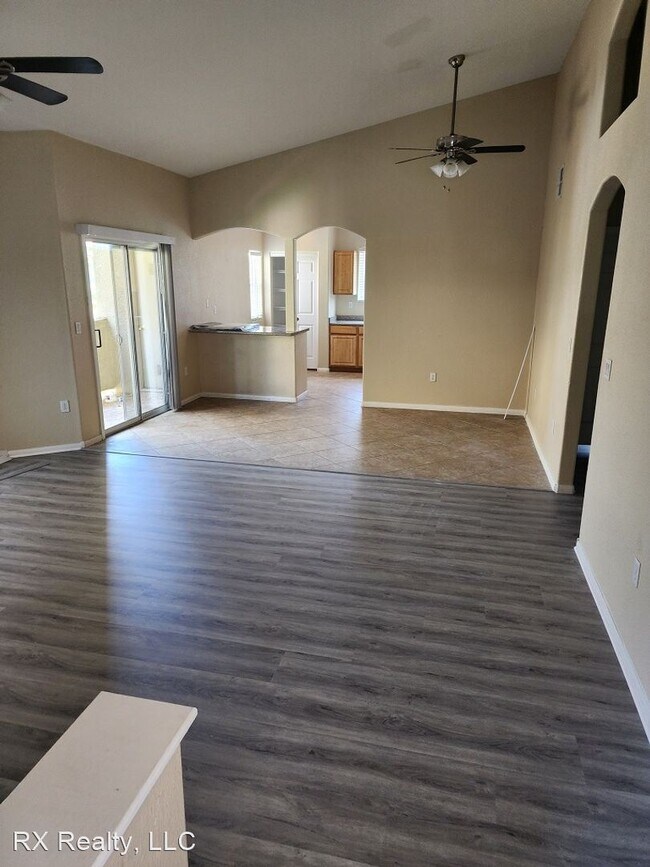 Building Photo - 2 br, 2 bath House - 3917 Lazy Pine St # 203