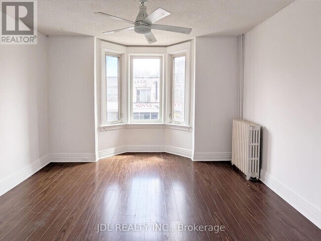 Building Photo - 1294 Bloor St W