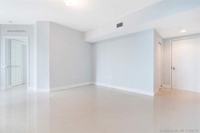Foto del edificio - DUO CONDO