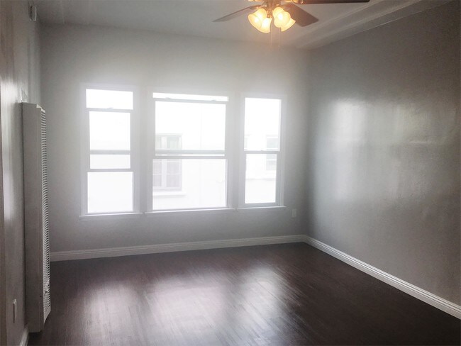 Foto del edificio - 921 S Serrano Ave