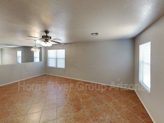 Foto del edificio - 12448 N B St