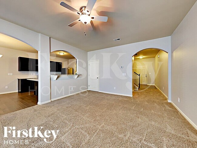 Foto del edificio - 345 Rankin Cir