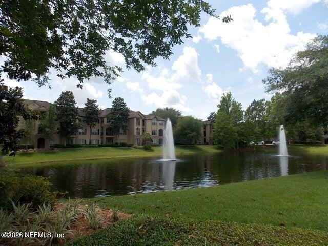 Foto del edificio - 7800 Point Meadows Dr