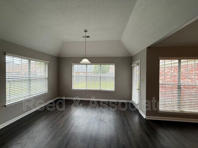 Building Photo - 6722 Whitten View Ln