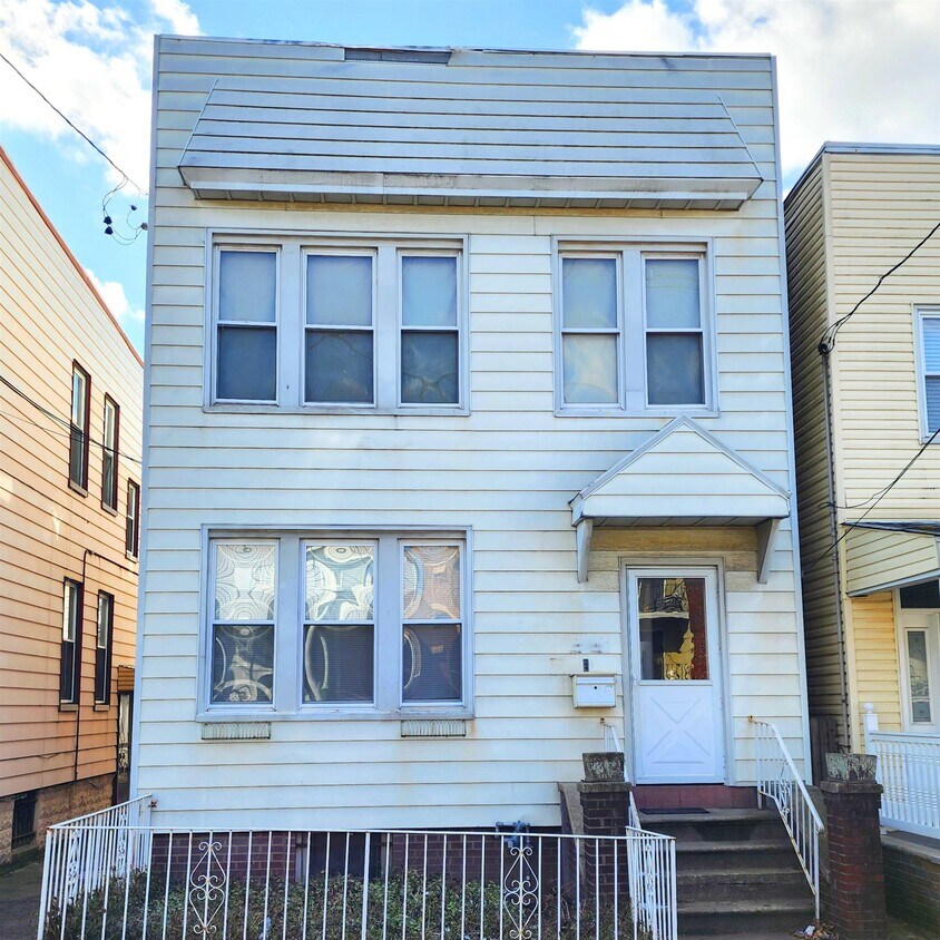203 Custer Ave, Jersey City, NJ 07305 Condo for Rent in Jersey City