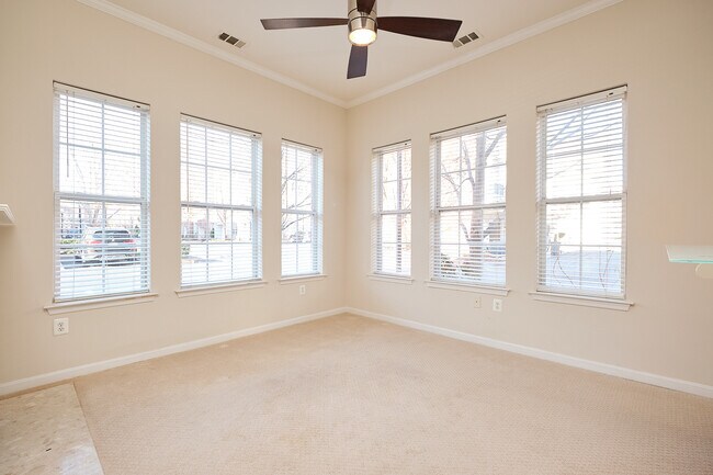 Building Photo - 171 Somervelle St