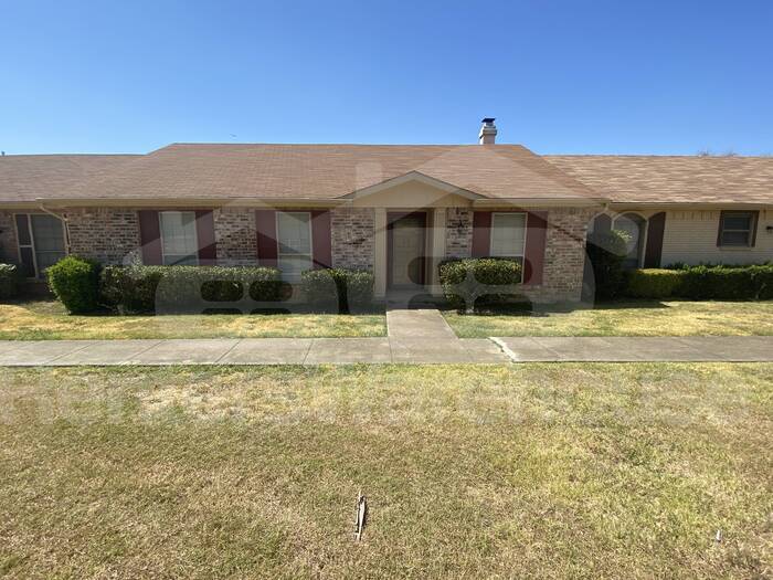 Primary Photo - Duplex Ready for Move-in
