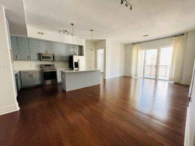 Building Photo - 4625 Piedmont Row Dr