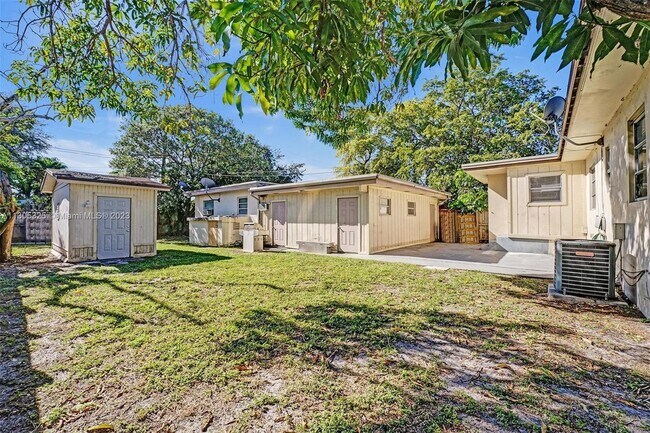 Foto del edificio - 2546 Coolidge St