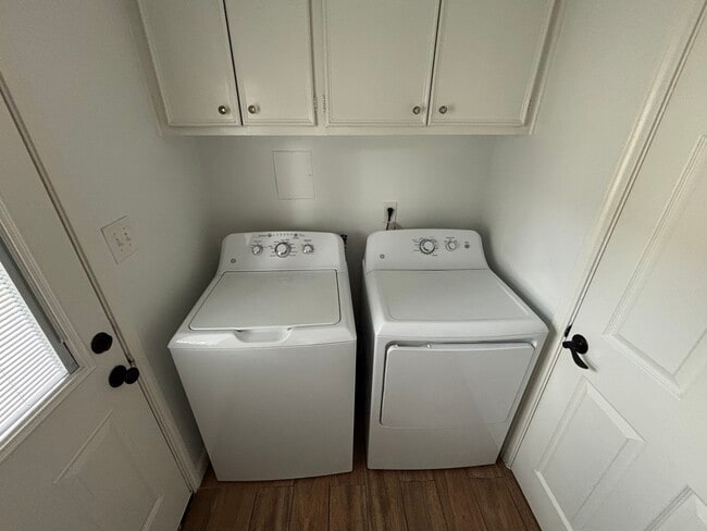 Foto del edificio - 9423 Fairdale Ln