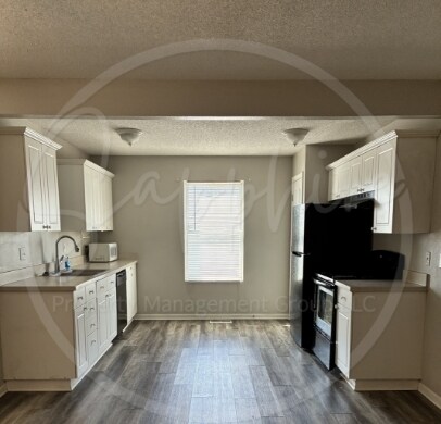 Foto del edificio - 5642 N Anita Ave
