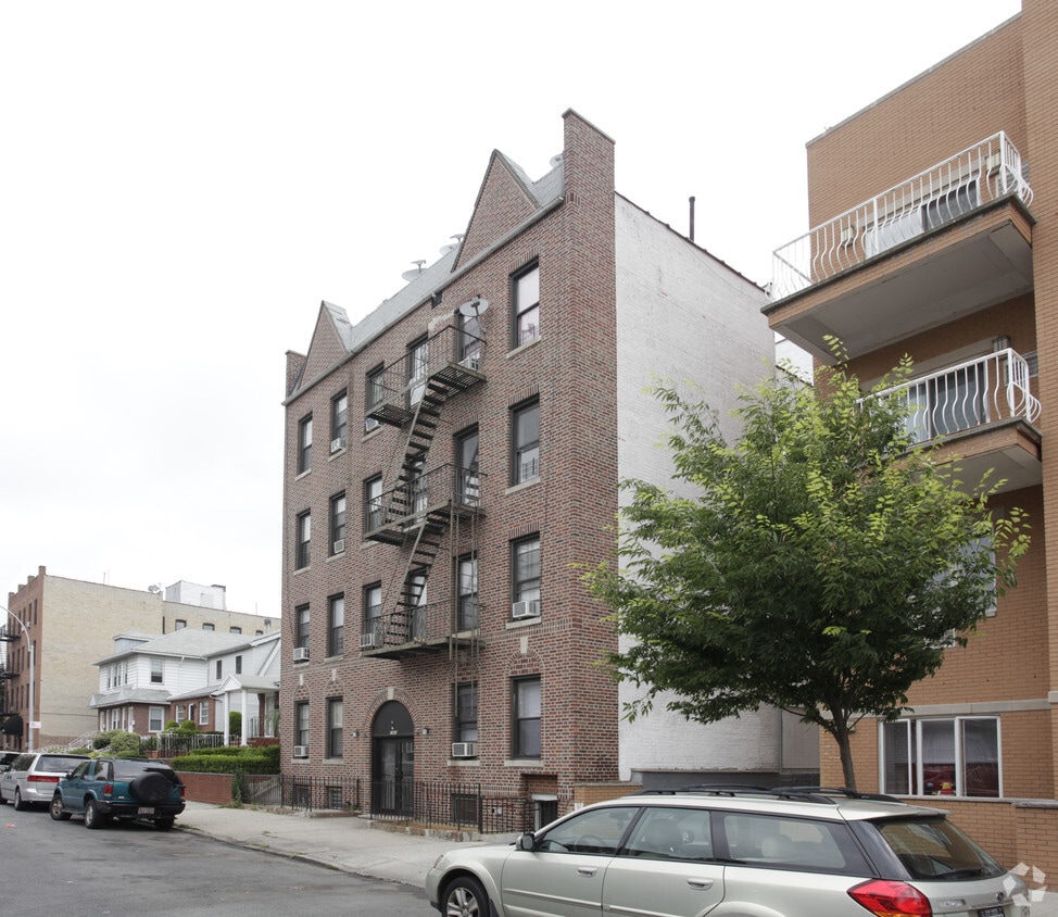 Primary Photo - 1563 W 7th St