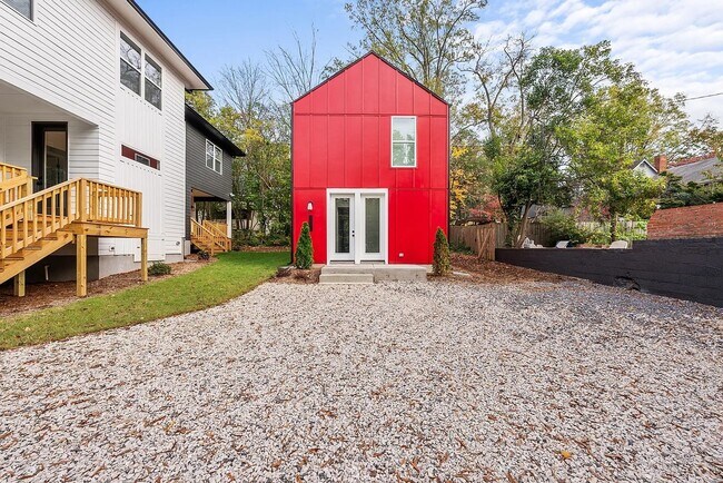 Foto del edificio - 2213 Garden Pl