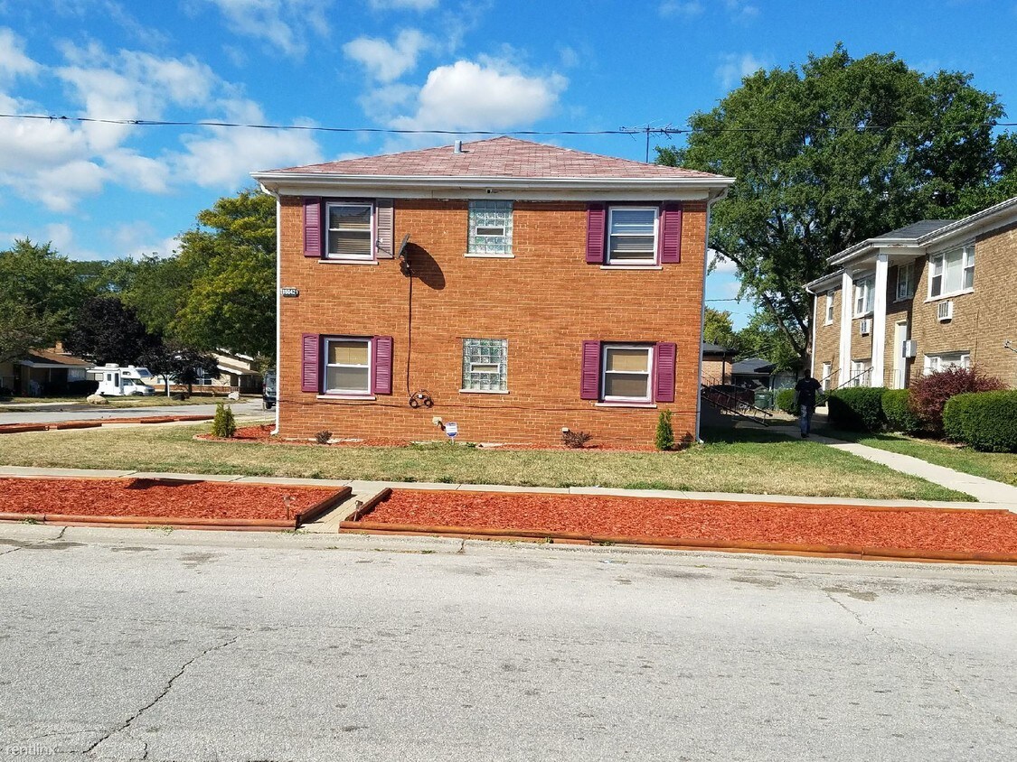 Building Photo - 15042 Dorchester Ave