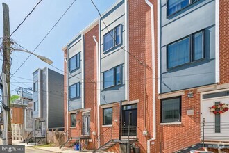 Building Photo - 2548 Arcadia St