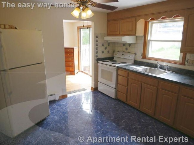 Building Photo - 3 bedroom in Medford MA 02155