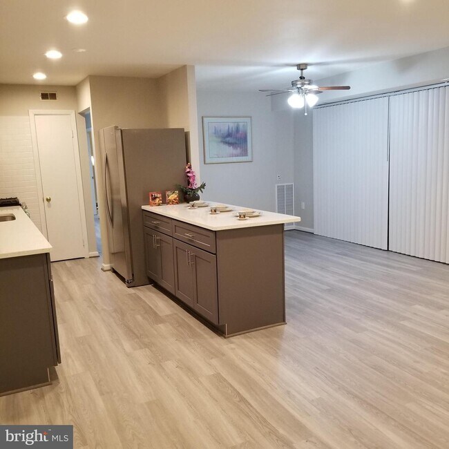Foto del edificio - 12203 Braxfield Ct