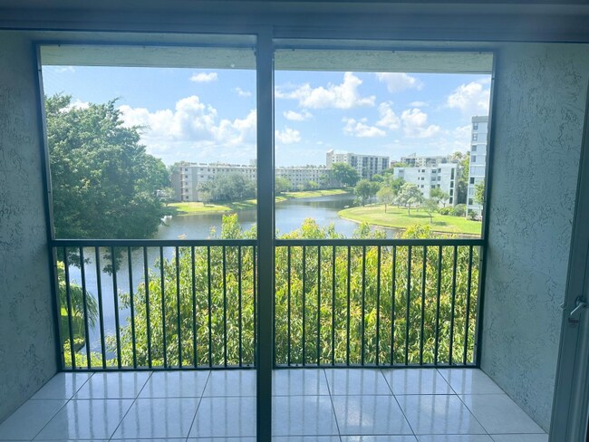 Foto del edificio - 2222 N Cypress Bend Dr
