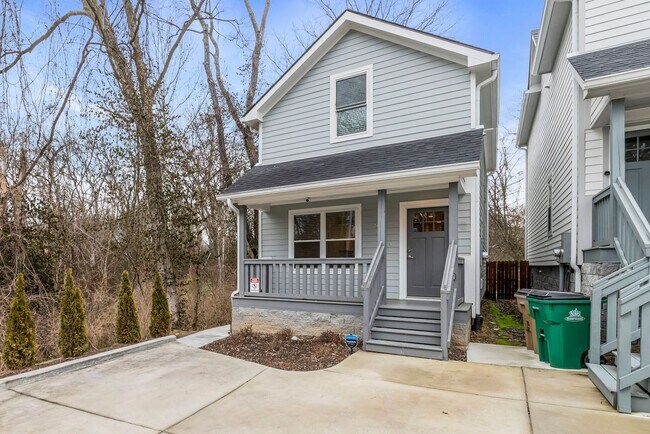 Building Photo - Beautiful North Nashville Home