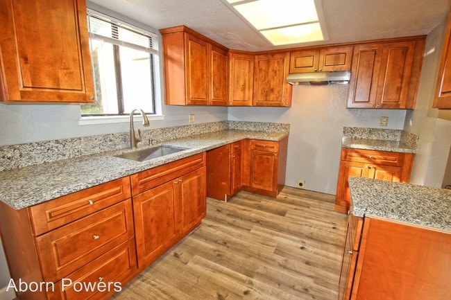 Building Photo - 2587 Greenwood Ln