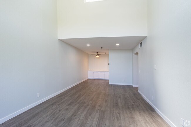 Interior Photo - 110 South Sweetzer Ave
