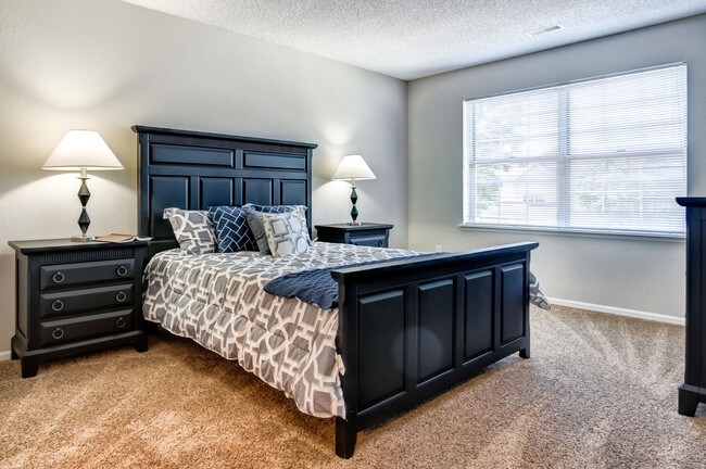 Building Photo - 1Br/1Ba Single Level Townhome