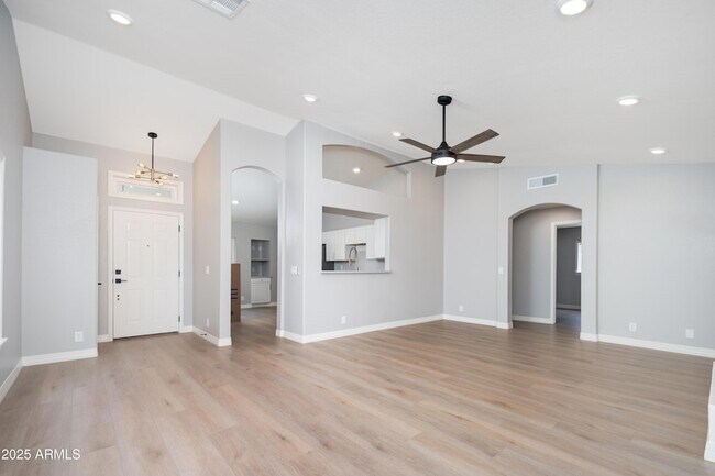 Building Photo - 48 N Starboard Dr