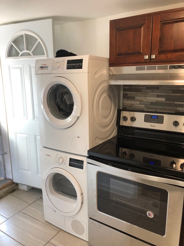 Foto principal - 7554 Overbrook Ave