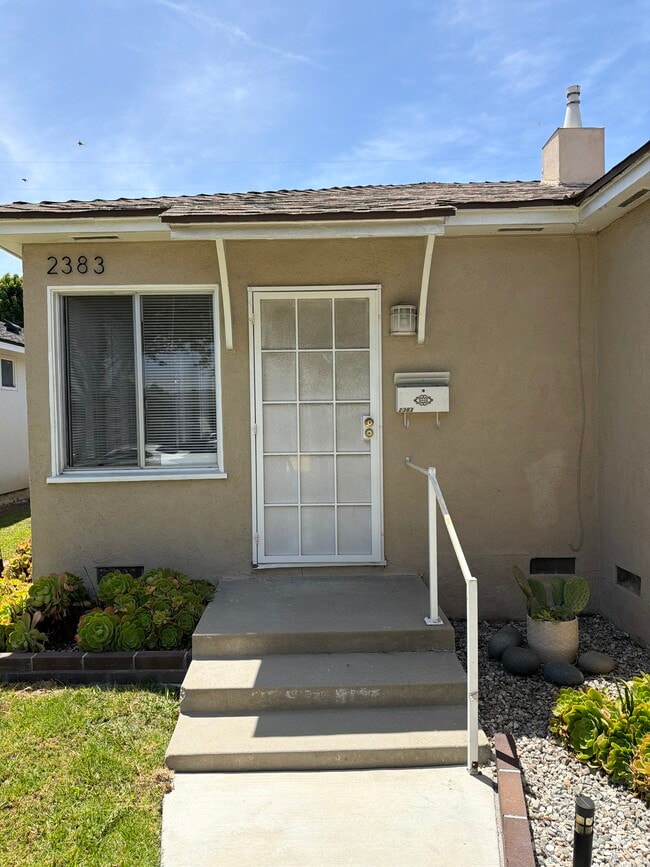 Building Photo - 2383 Belmont Ave