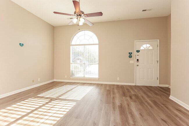 Building Photo - 2908 Split Oak Trail