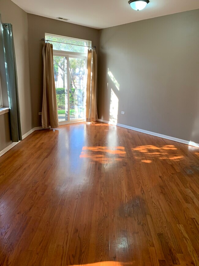 Sala de estar - 1451 S Halsted St