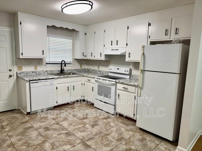 Building Photo - 4167 Ravenwood Dr