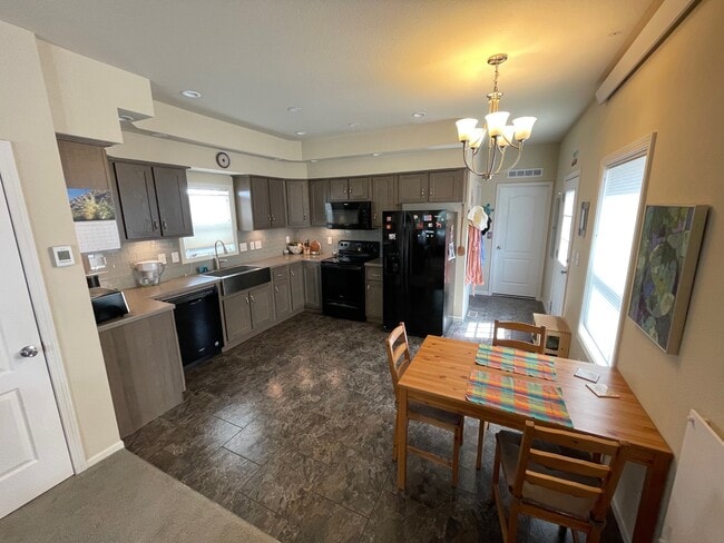 Foto del edificio - 180 Barnwood Cir