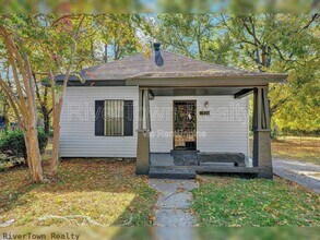 Building Photo - 439 Simpson Ave