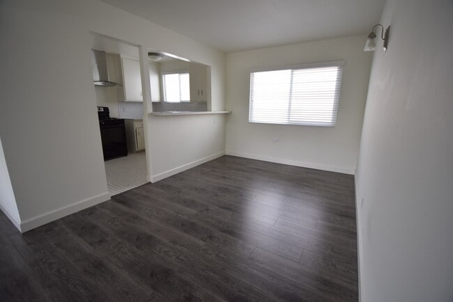 Foto del edificio - 5230 Kester Ave