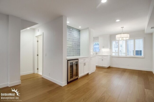 Foto del edificio - Modern 2Bdm 1.5Ba Townhome in Point Loma w...