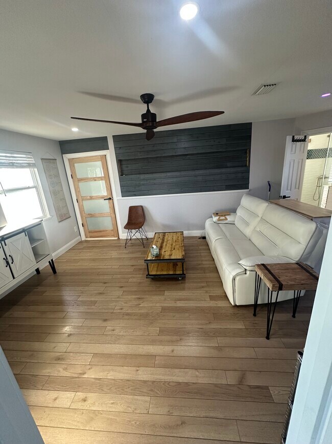 Foto del edificio - 3114 Dupont St S