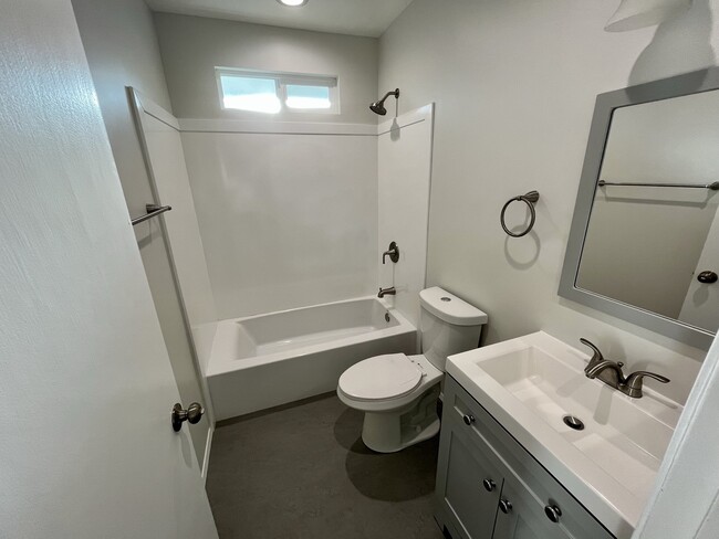 Bathroom - 1583 Wesley Ave