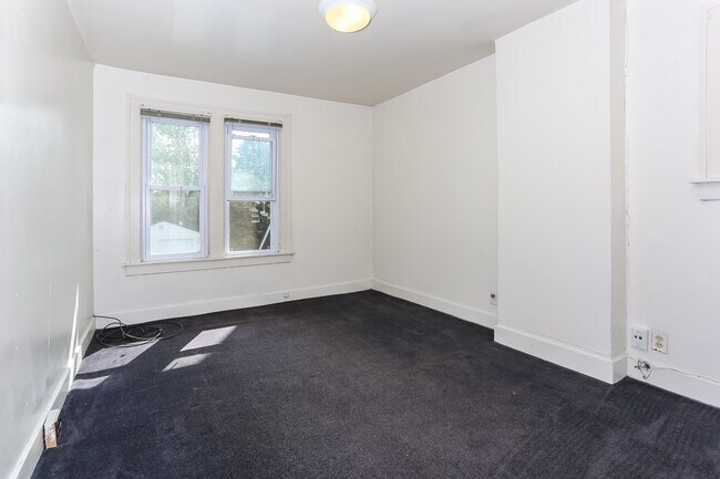 Building Photo - 510 Mack Rd